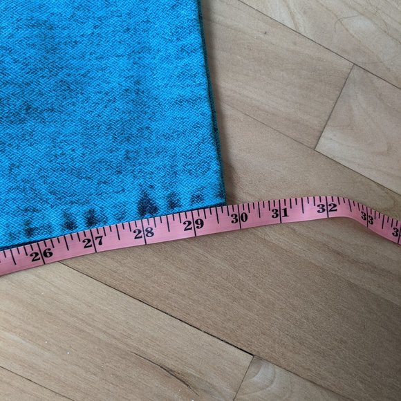 Turquoise Acid Wash Vintage Wrangler Jeans size 6 US (Size 9 wrangler) - Picture 9 of 9